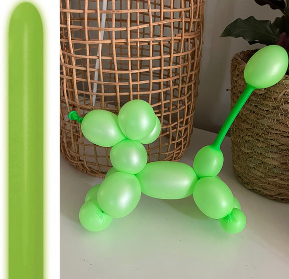 DTX (Sempertex) 260 Modelling Balloon Neon Green pack of 50 - Bright under normal light, glows under blacklight