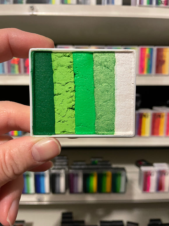 Amy’s collection -peppermint 2.0 rainbow Cake 50g NEW!